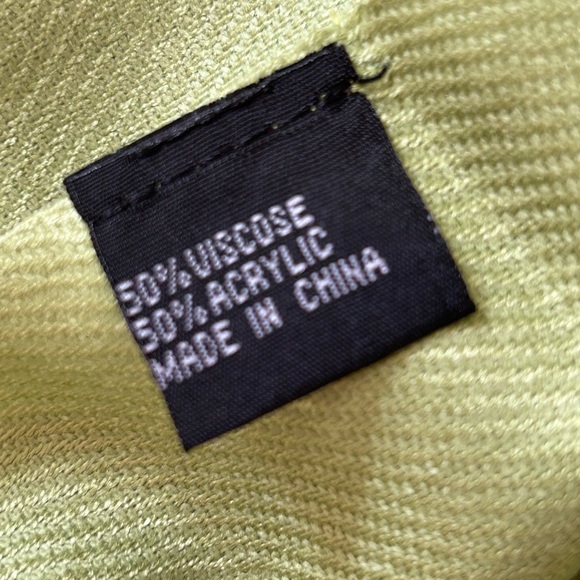 NIP! Celery Green Pashmina/scarf/wrap with Tassels - Picture 6 of 6